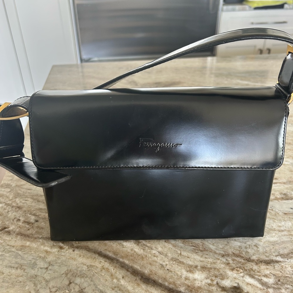 Salvatore Ferragamo Sleek Black Leather Messenger Bag